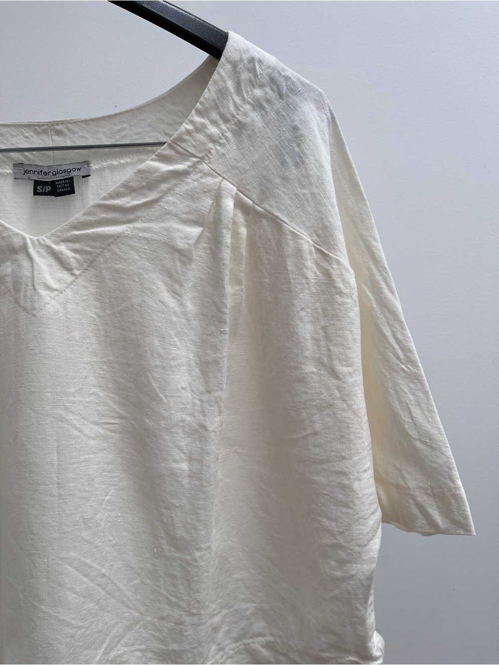 Jennifer Glasgow 100% linen v-neck top S ivory pleated timeless old money Canada
